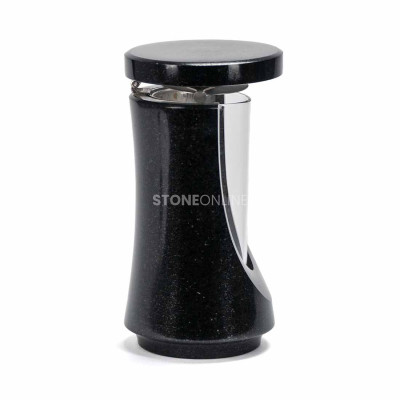 Granite lantern for a grave LUNIQUE12 – classic form in a modern take.
