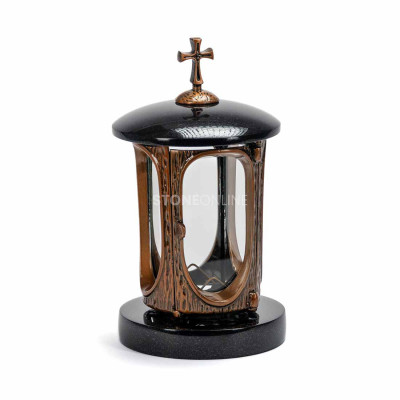 Granite lantern with copper body and cross StoneOnline – elegant monument lantern.
