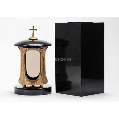 LALUMCROSSGOLD gold lantern and WCUBE15 vase – a modern granite set.
