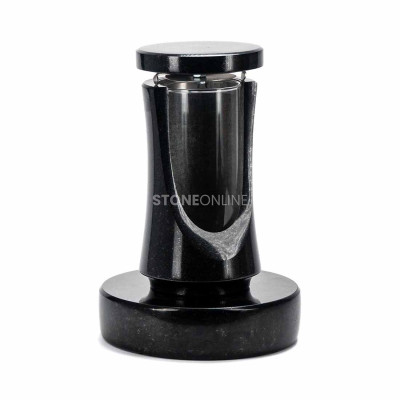 Turned LUNIQUE12 lantern on round PROUND base – elegant granite set for the cemetery.
