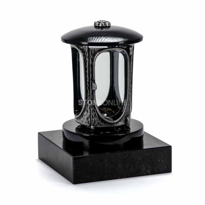 Silver LALUMROSETTESILVER lantern with rosette on a square PSQUARE granite plinth.