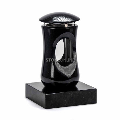 LTIMELESS15 lantern on PSQUARE base – classic form set on a solid granite plinth.