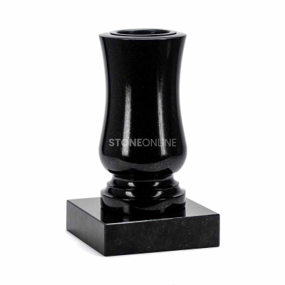 Vase WSTANDARD15 on square base PSQUARE – classic granite set for a headstone.