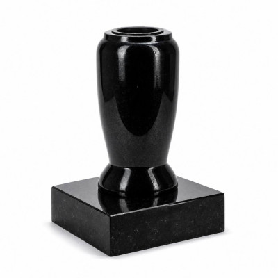 Vase WELEGANT12 on PSQUARE base – harmonious blend of granite and geometric form.