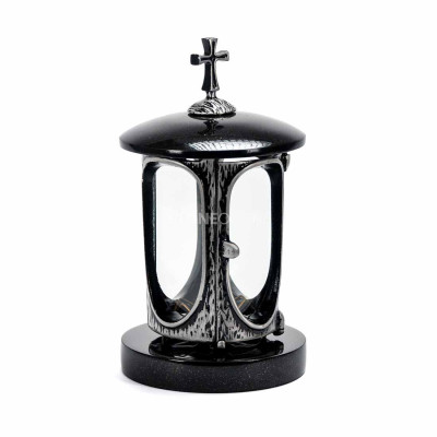 Grave lantern LALUMCROSSSILVER StoneOnline – silver body with decorative top cross.