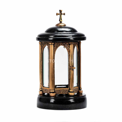 Large granite lantern LGRAND StoneOnline for cemetery – elegant natural stone lantern.