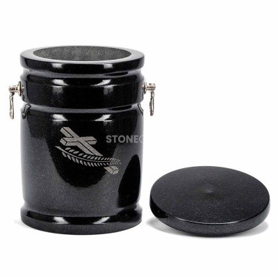 Stone urn UELEGANTV2 – 3 litres capacity and an elegant form for ashes.