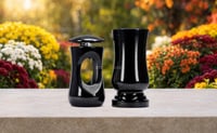 Grave vase and lantern: how to choose | StoneOnline
